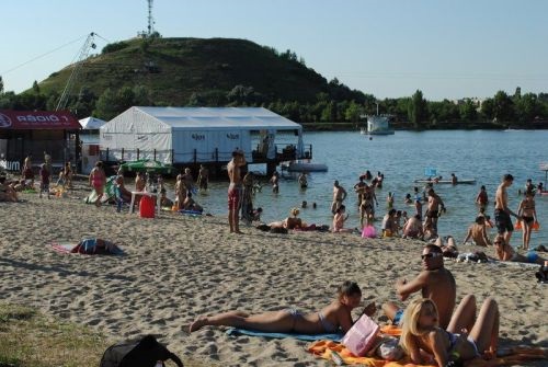Domb Beach Strand Kecskeméti fürdő árak, Kecskeméti fürdő belépő árak, kecskeméti fürdő nyitva tartás, kecskeméti fürdő, Kecskemét fürdő, Kecskemét fürdő árak, Kecskemét strand, domb beach kecskemét